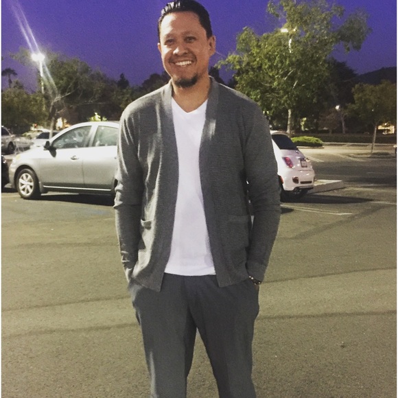 Meet your Posher, Juan - Picture 2 of 2